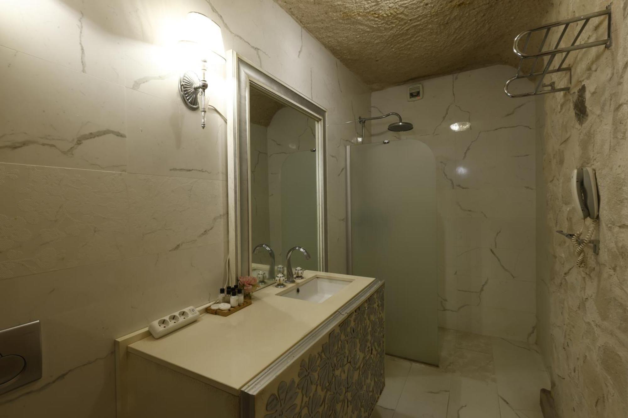 Anatelein Cave Hotel Üçhisar Exterior foto